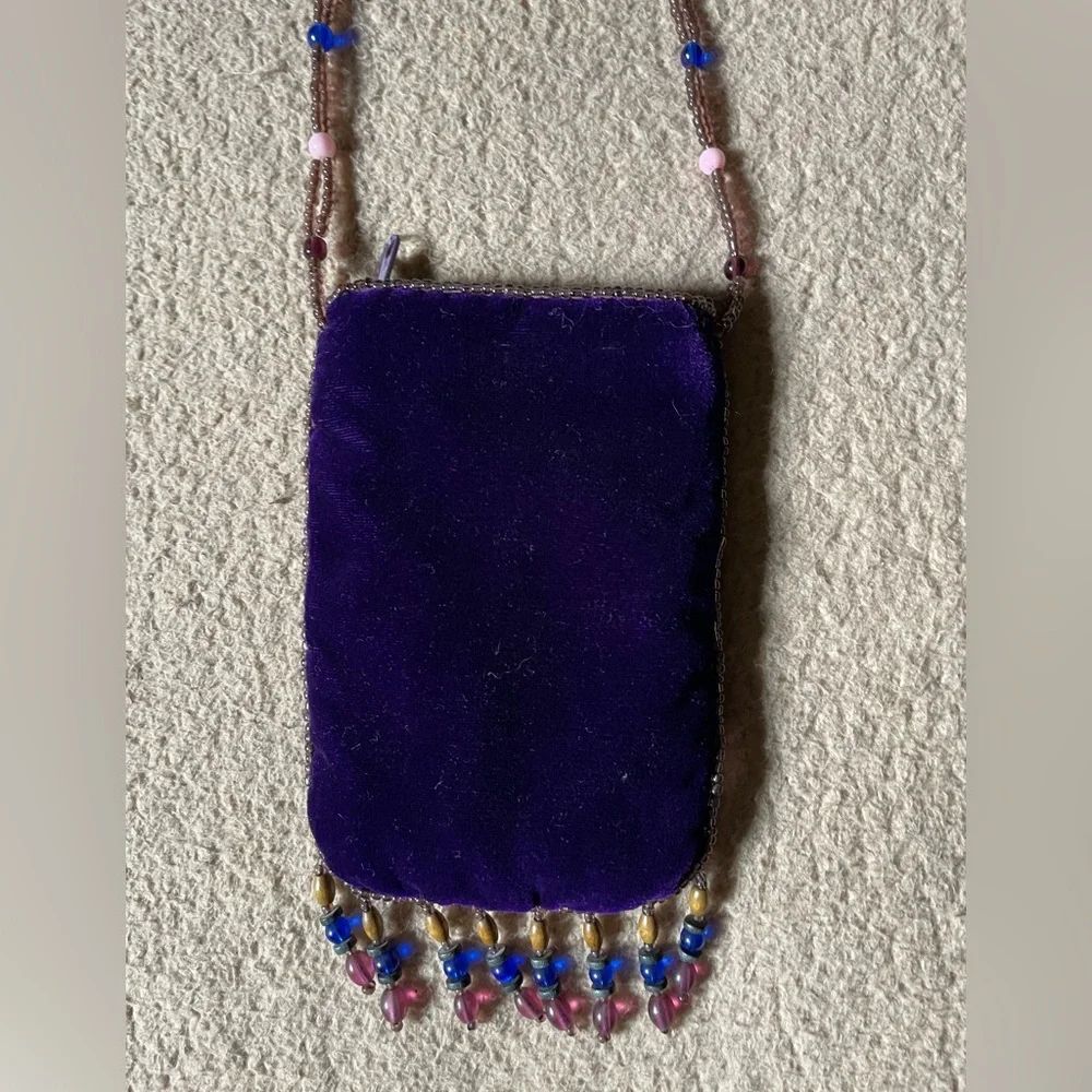 One of a kind, velvet beaded pouch - Picture 4 of 6